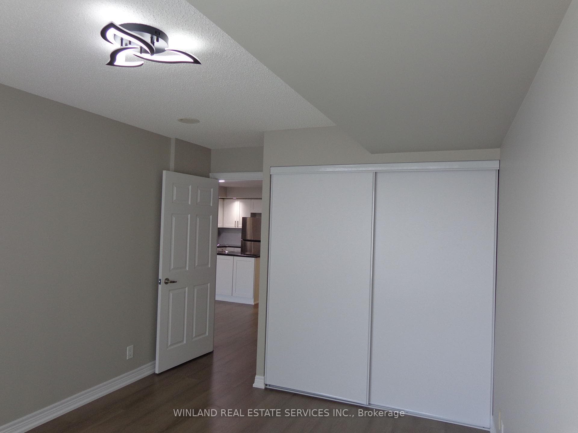 33 Cox Boulevard Unit 1106 photo 7