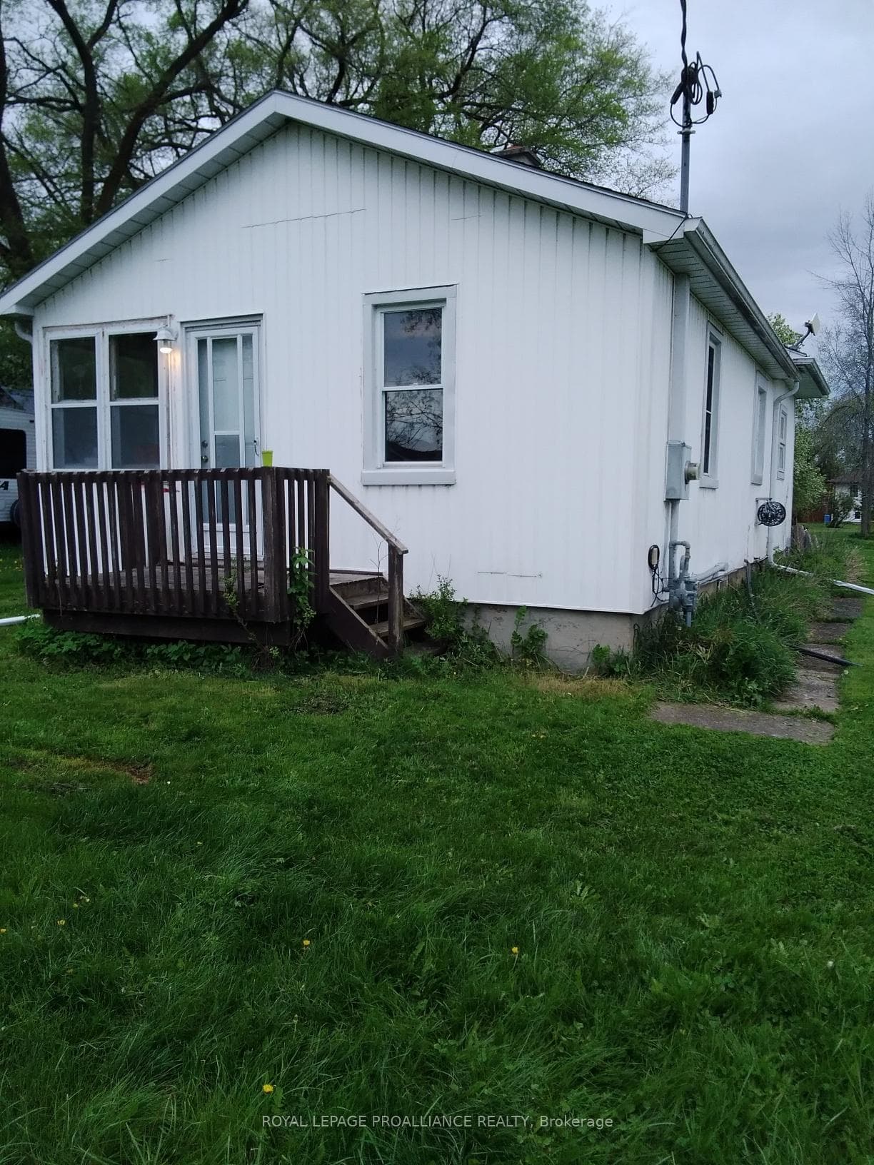 686 Harmony Road photo 4