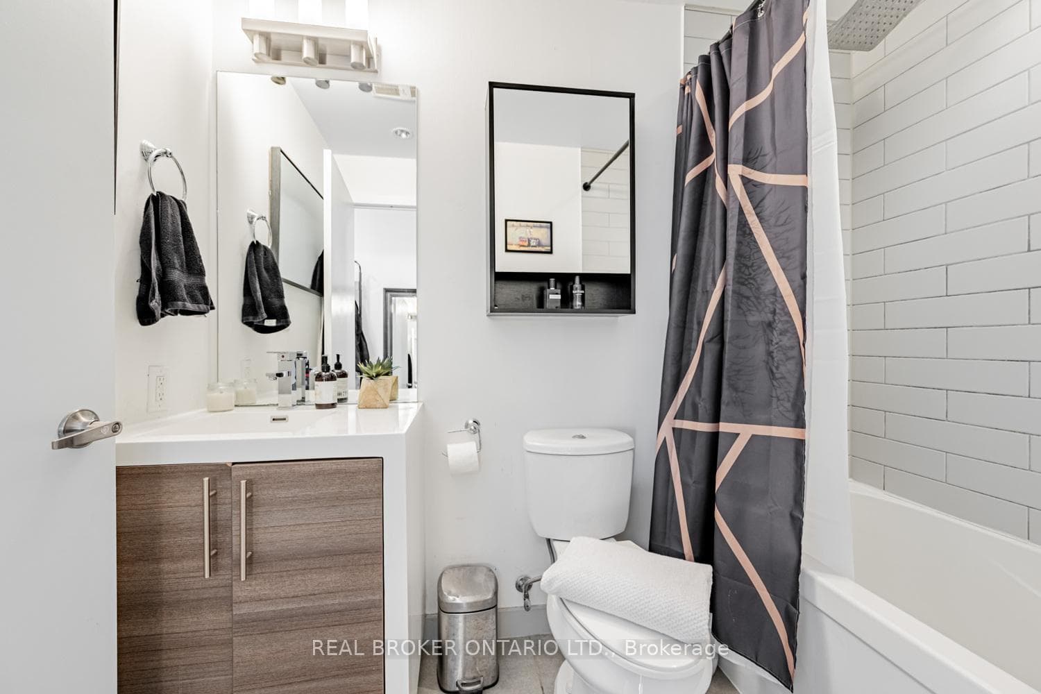 205 Manning Avenue Unit 213 photo 18