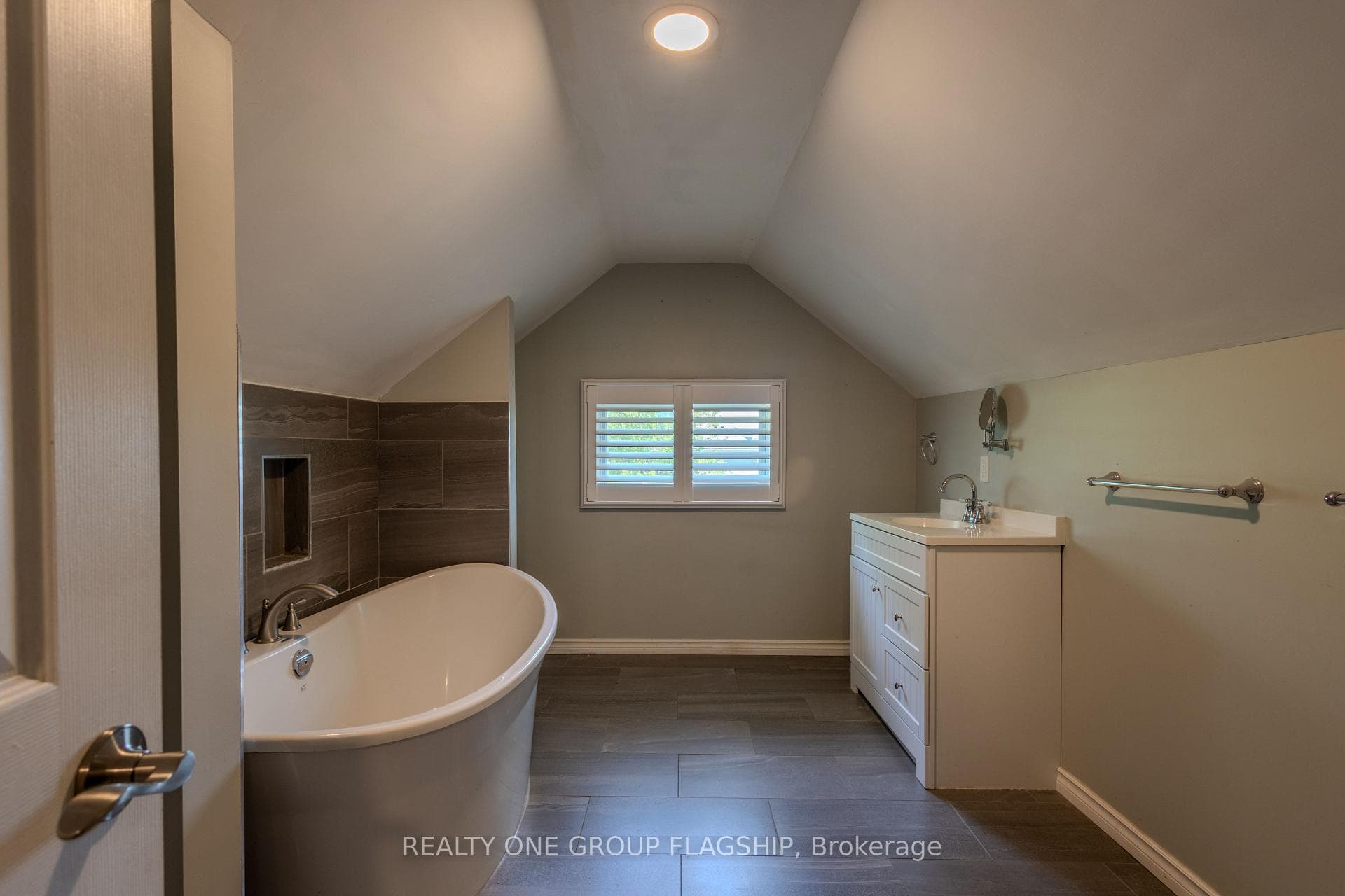 4774 THIRD Avenue photo 24