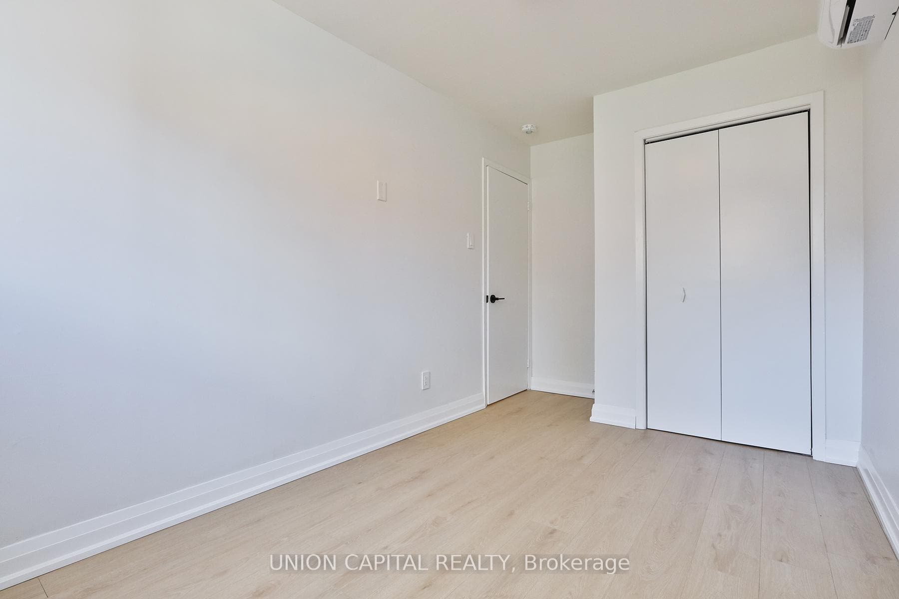 612 Gerrard Street Unit 2 photo 13