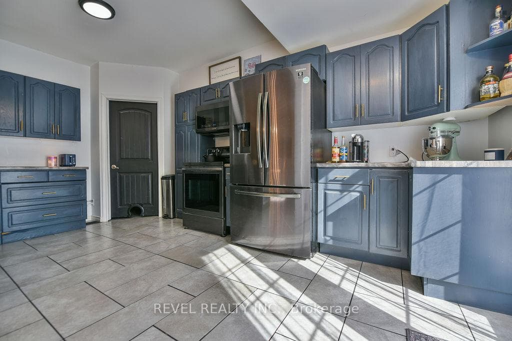146 Elm Street photo 17