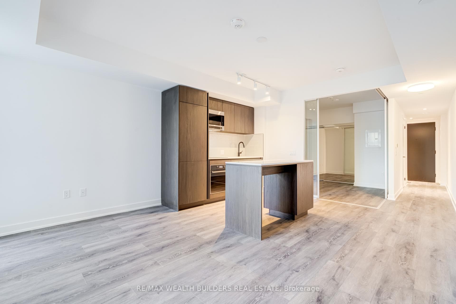 117 Broadway Avenue Unit 309 photo 4