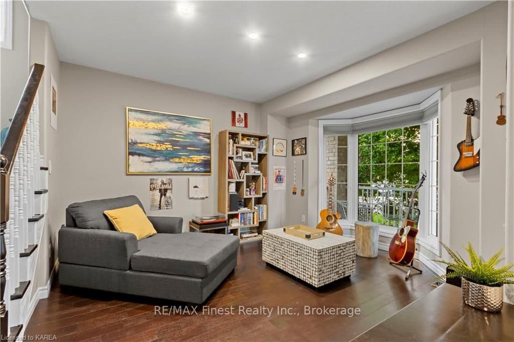 459 CONSERVATORY Drive photo 7