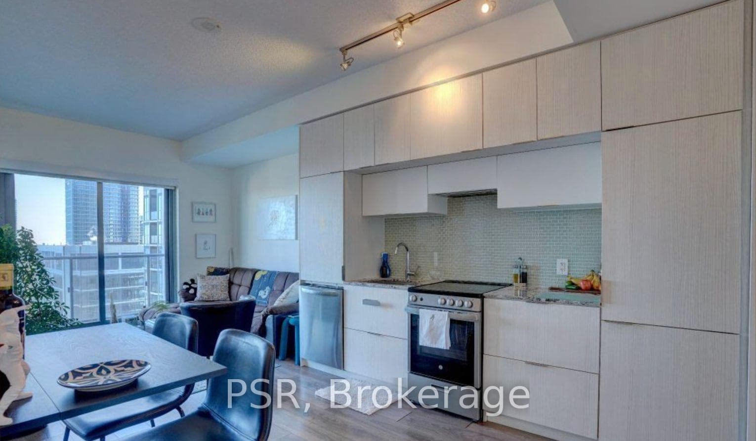 159 Dundas Street Unit 3302 photo 12