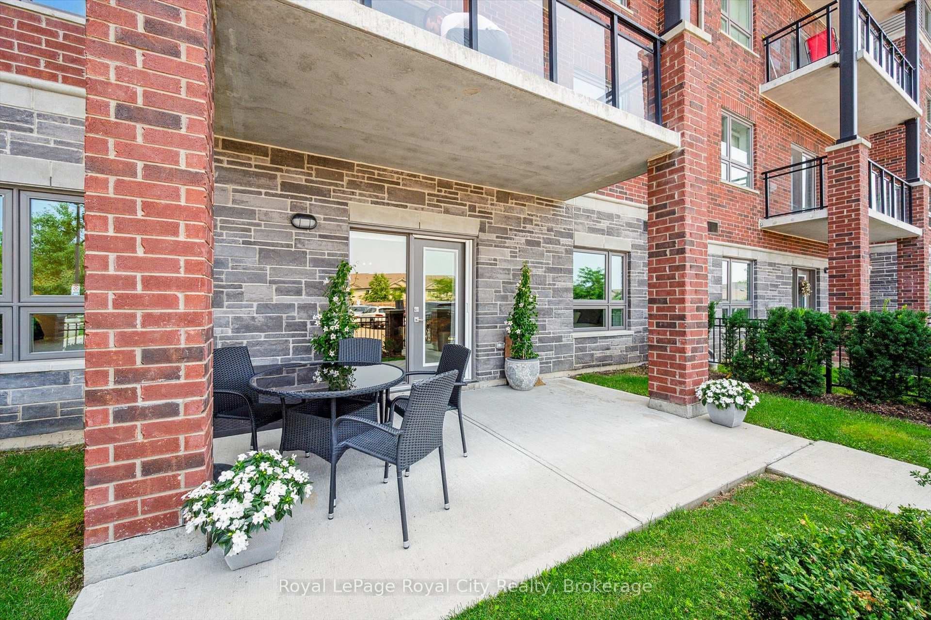 35 Kingsbury Square Unit 121 photo 28