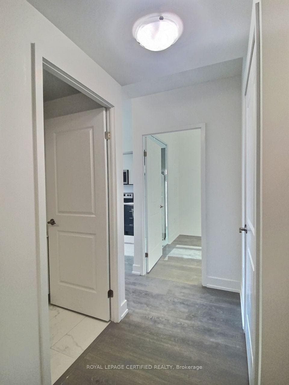 202 Burnhamthorpe Road Unit 2008 photo 10