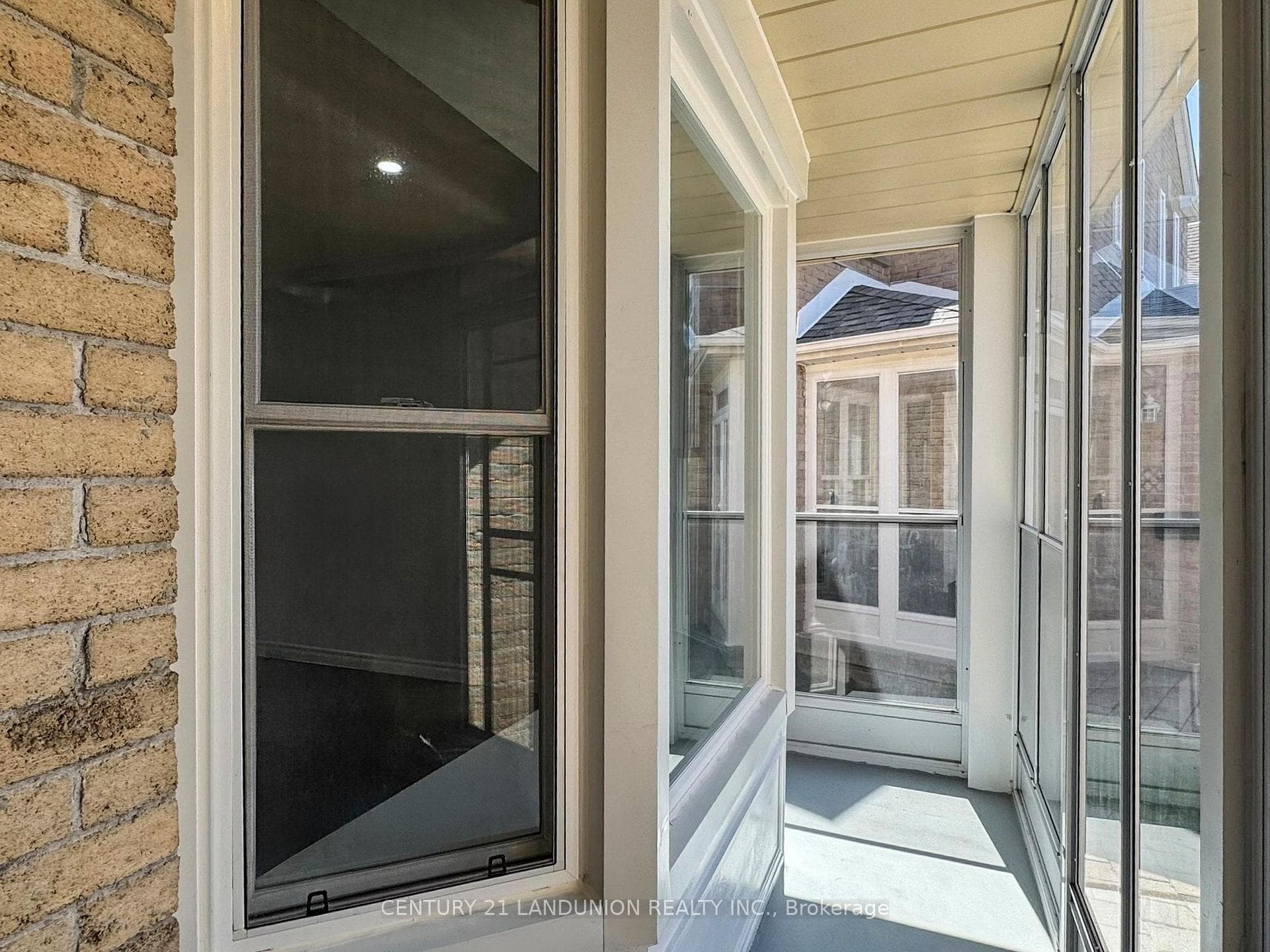 25 Bemerton Court photo 4