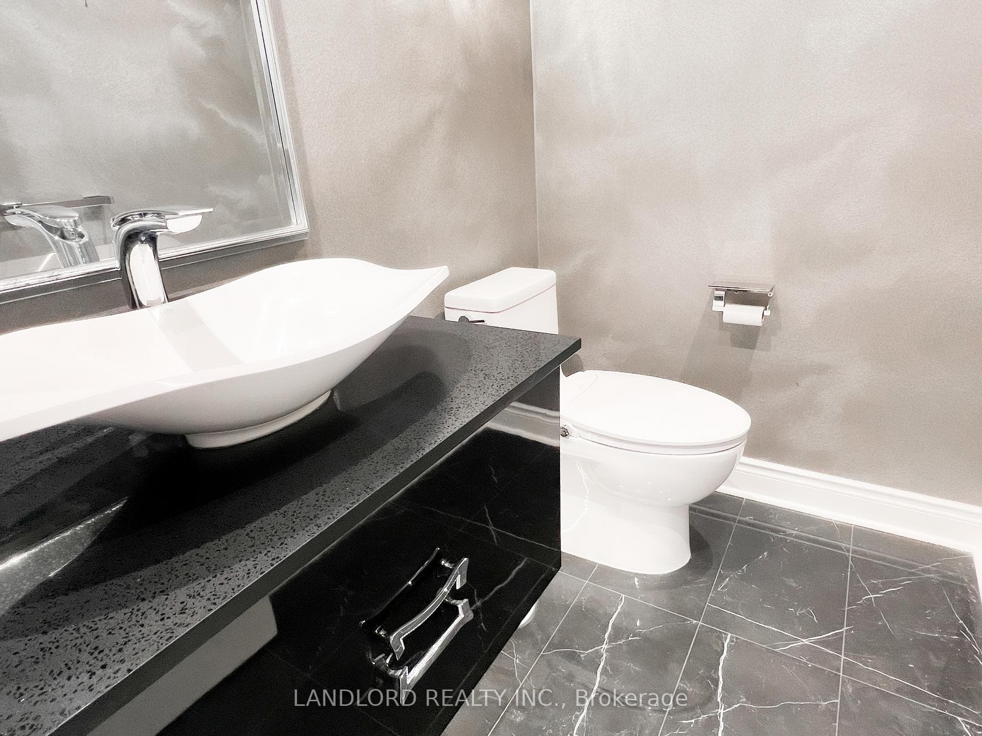33 Benson Avenue photo 6