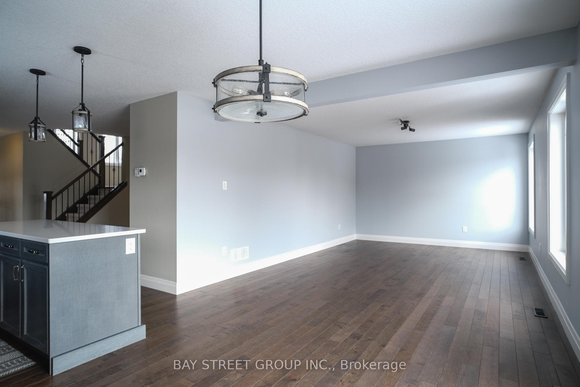 679 Tennent Avenue photo 7