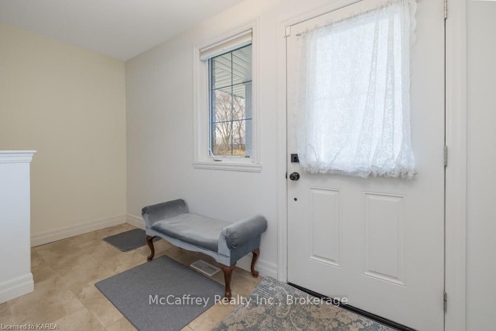 2 CORTLAND Crescent photo 10