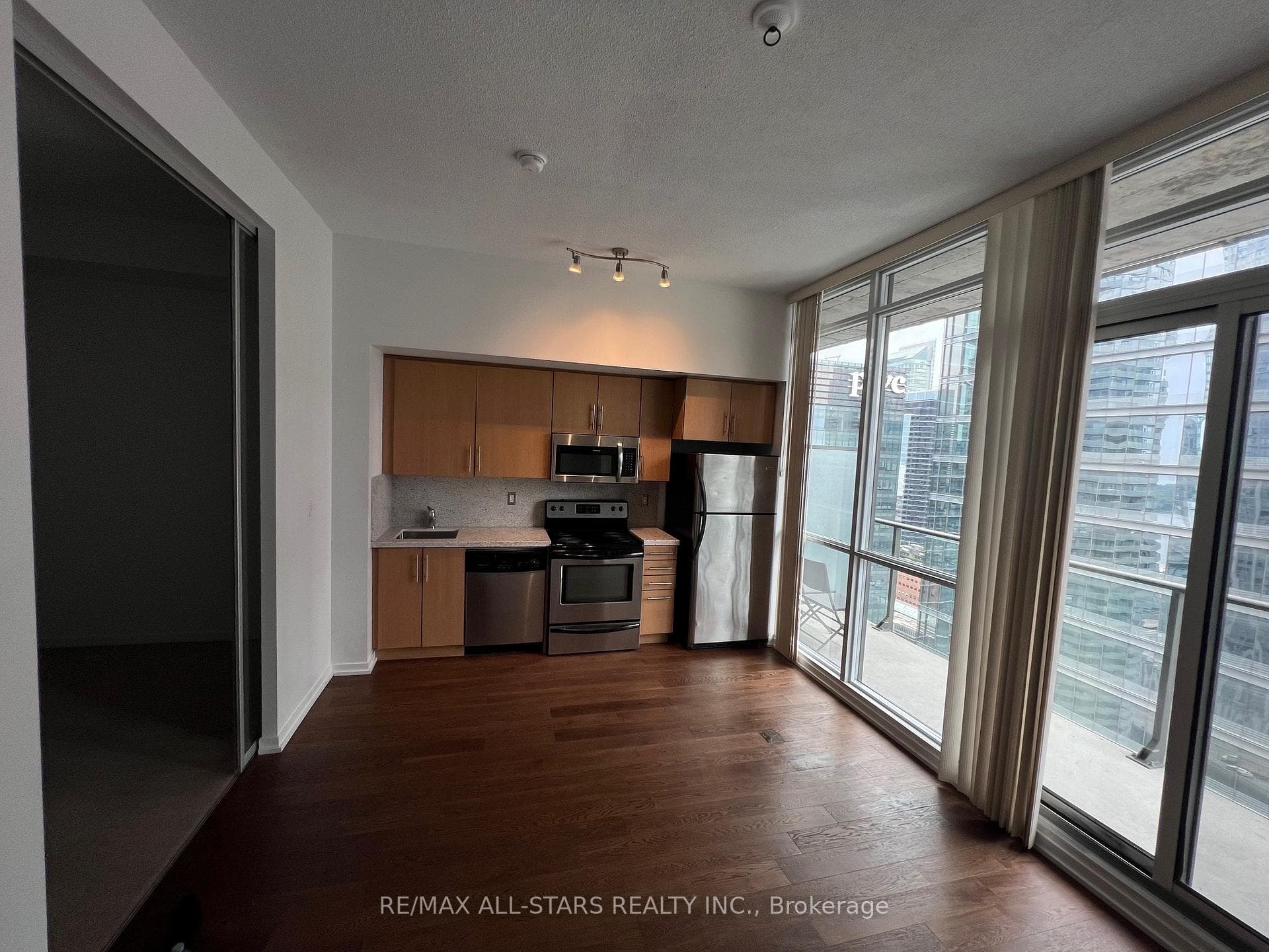 65 Bremner Boulevard Unit 3107 photo 11