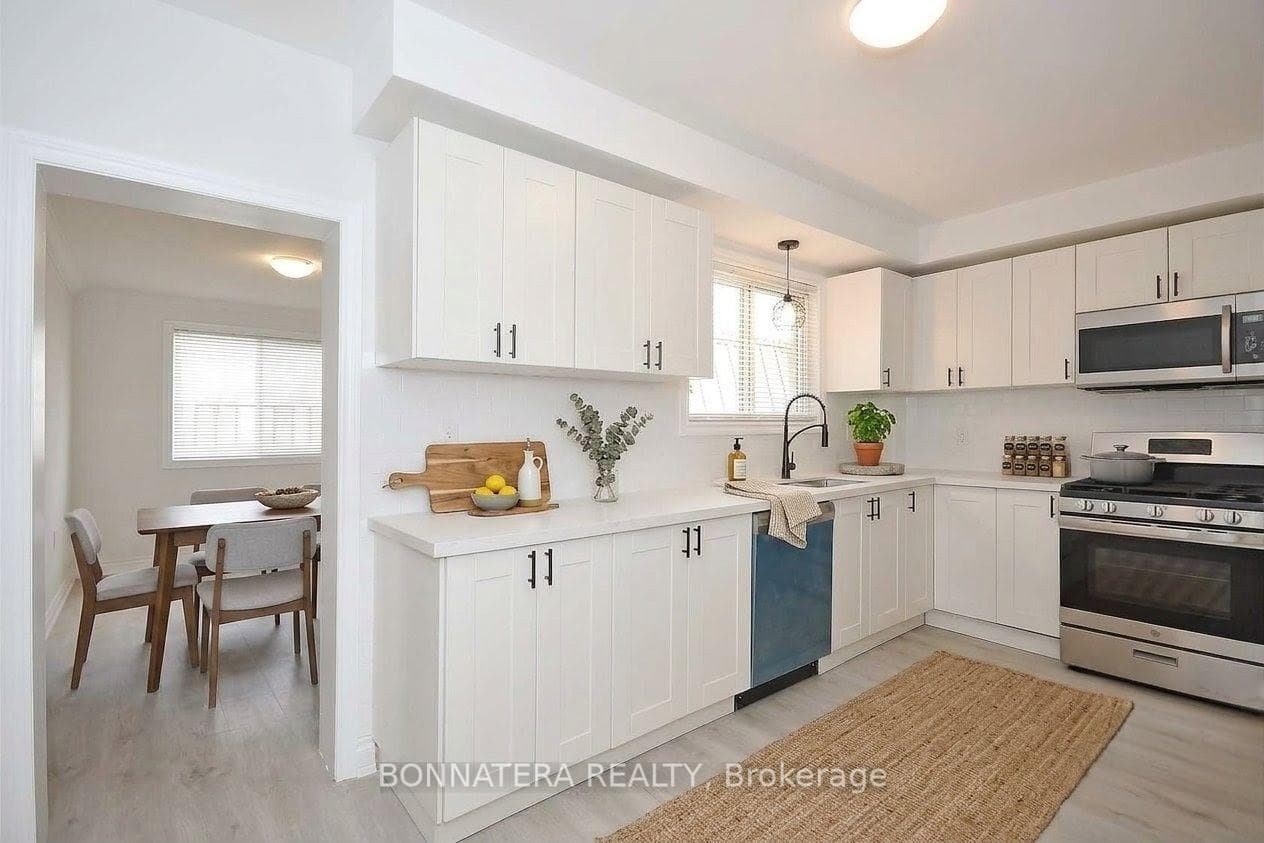 47 Emerald Street Unit (Main) photo 3