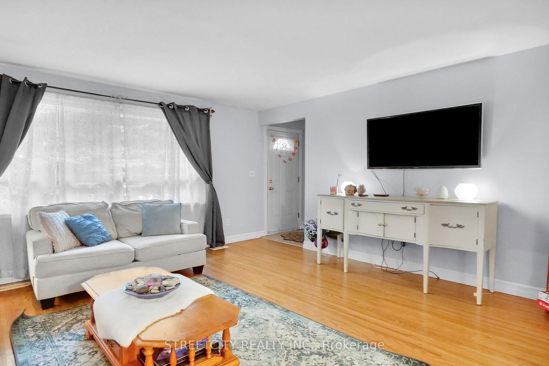 1221 Victoria Drive photo 7