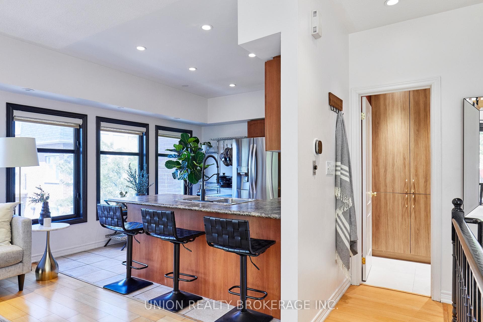 1496 Victoria Park Avenue Unit 256 photo 7