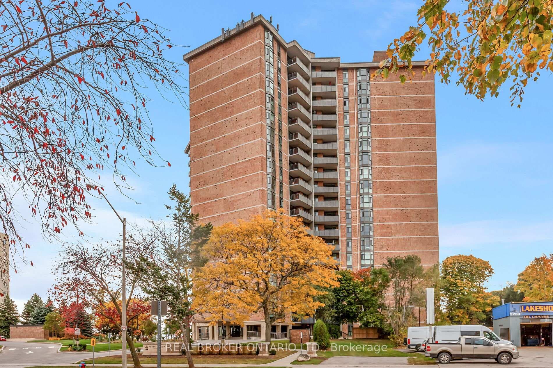 5250 Lakeshore Road Unit 607 photo 2