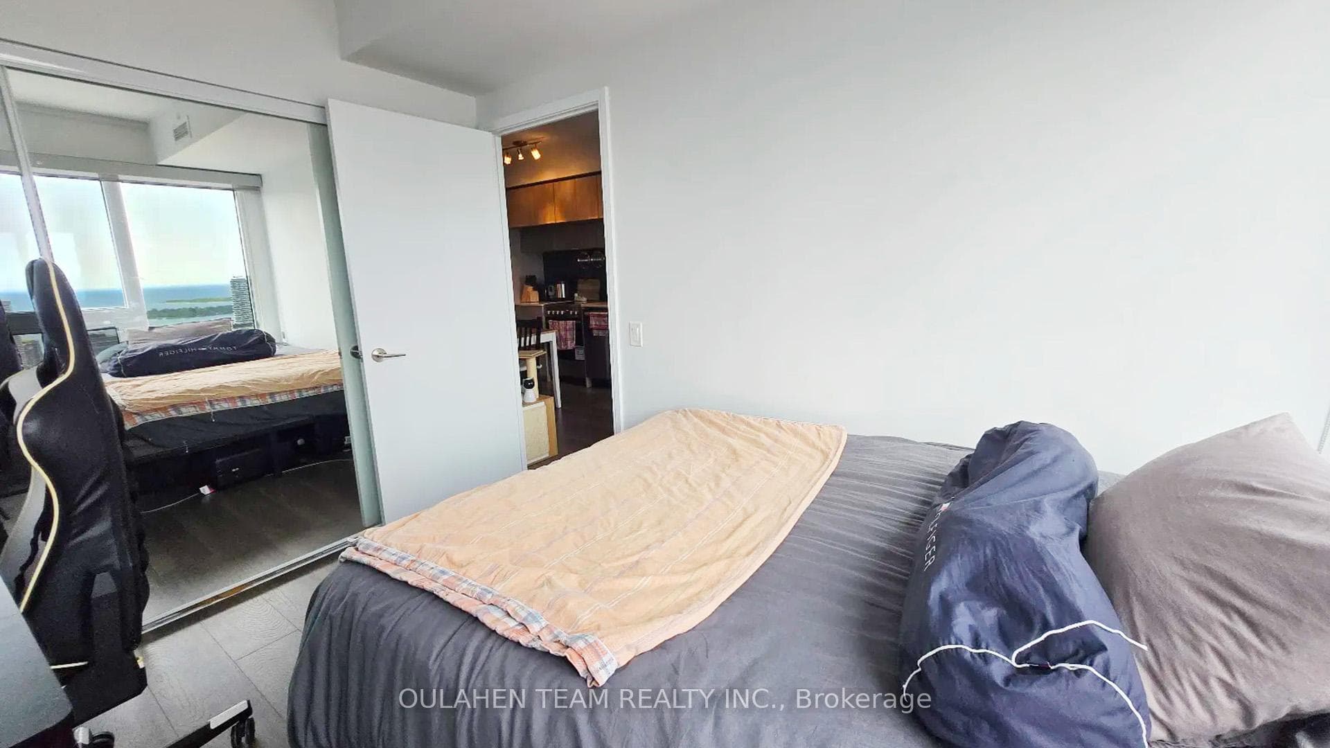 181 Dundas Street Unit 5109 photo 7