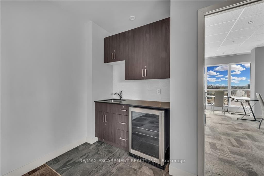 1 Victoria Street Unit 515 photo 28