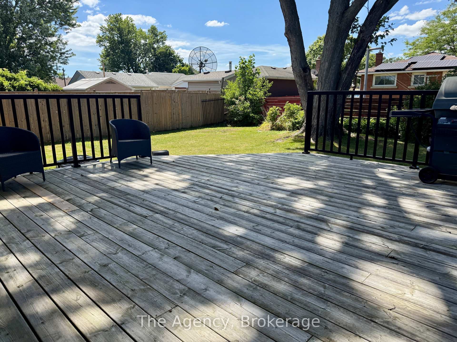 24 GLADYS Avenue photo 3