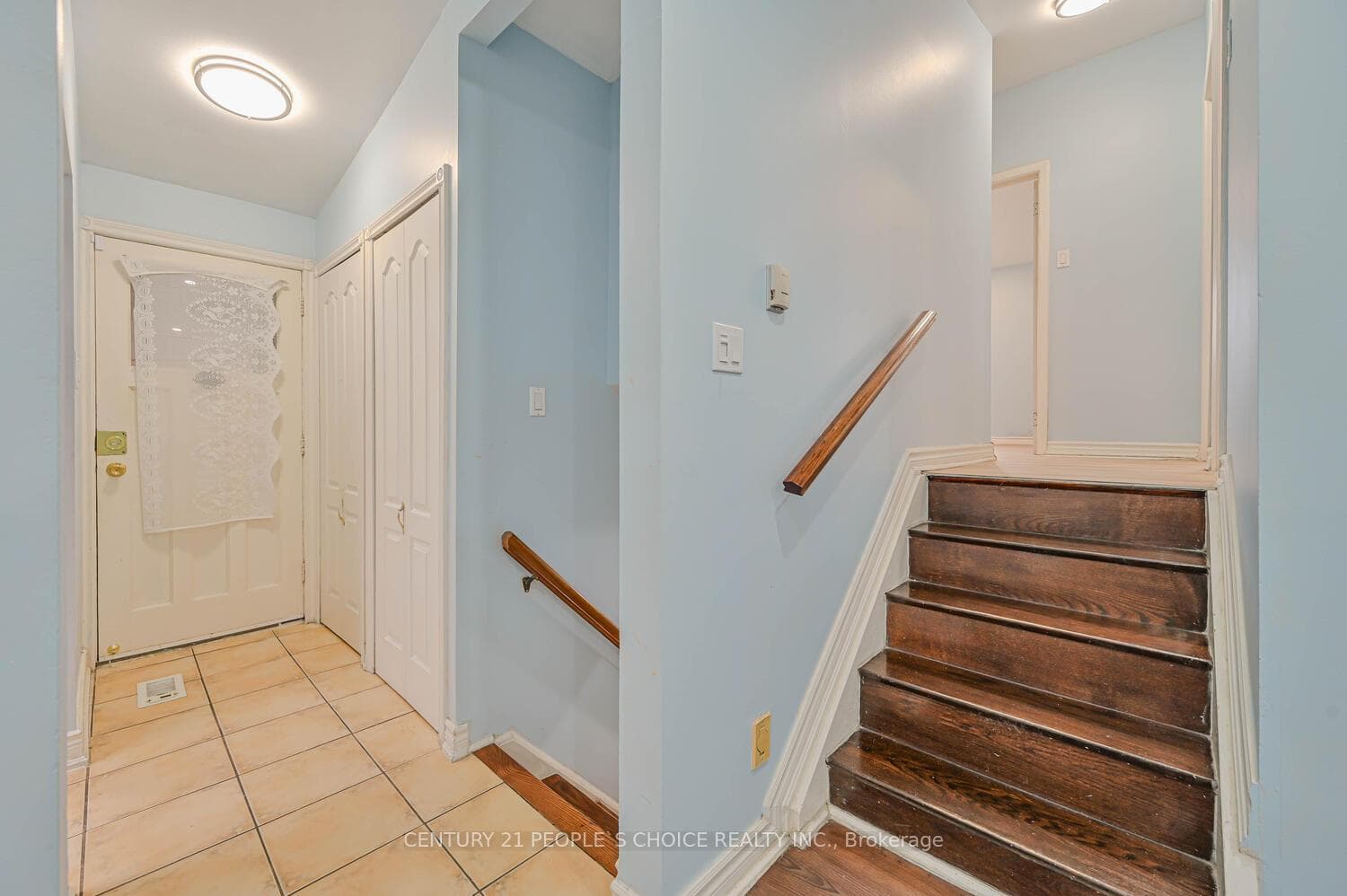 11 Checker Court photo 31