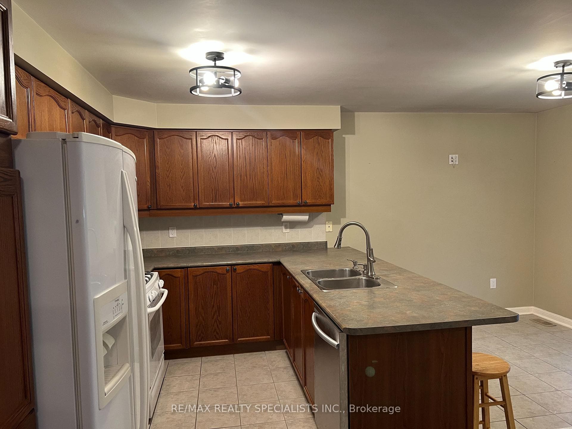 55 Thorpe Crescent photo 9