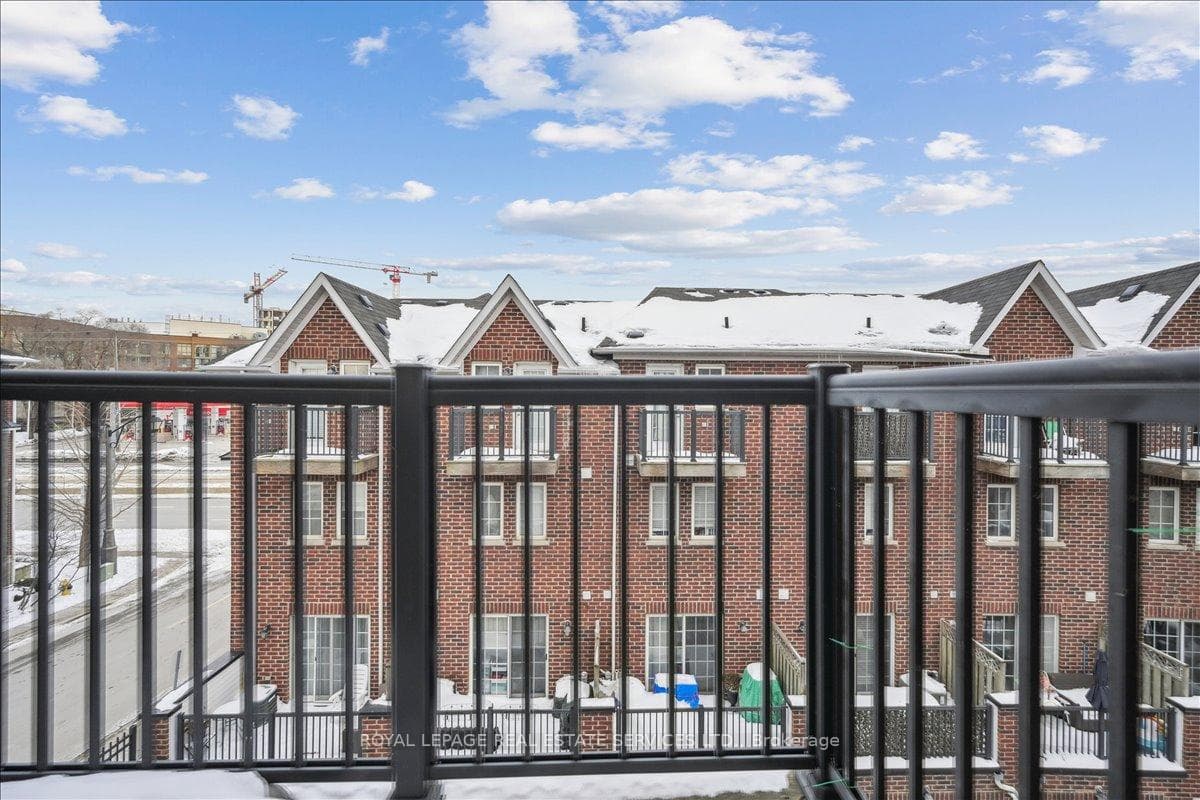 101 The Queensway N/A Unit TH2 photo 19