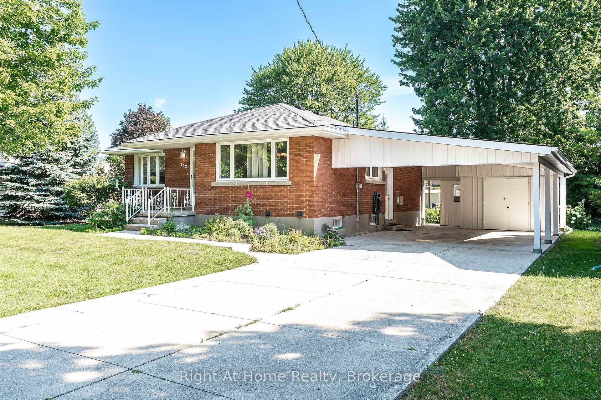 202 Easson Street photo 13