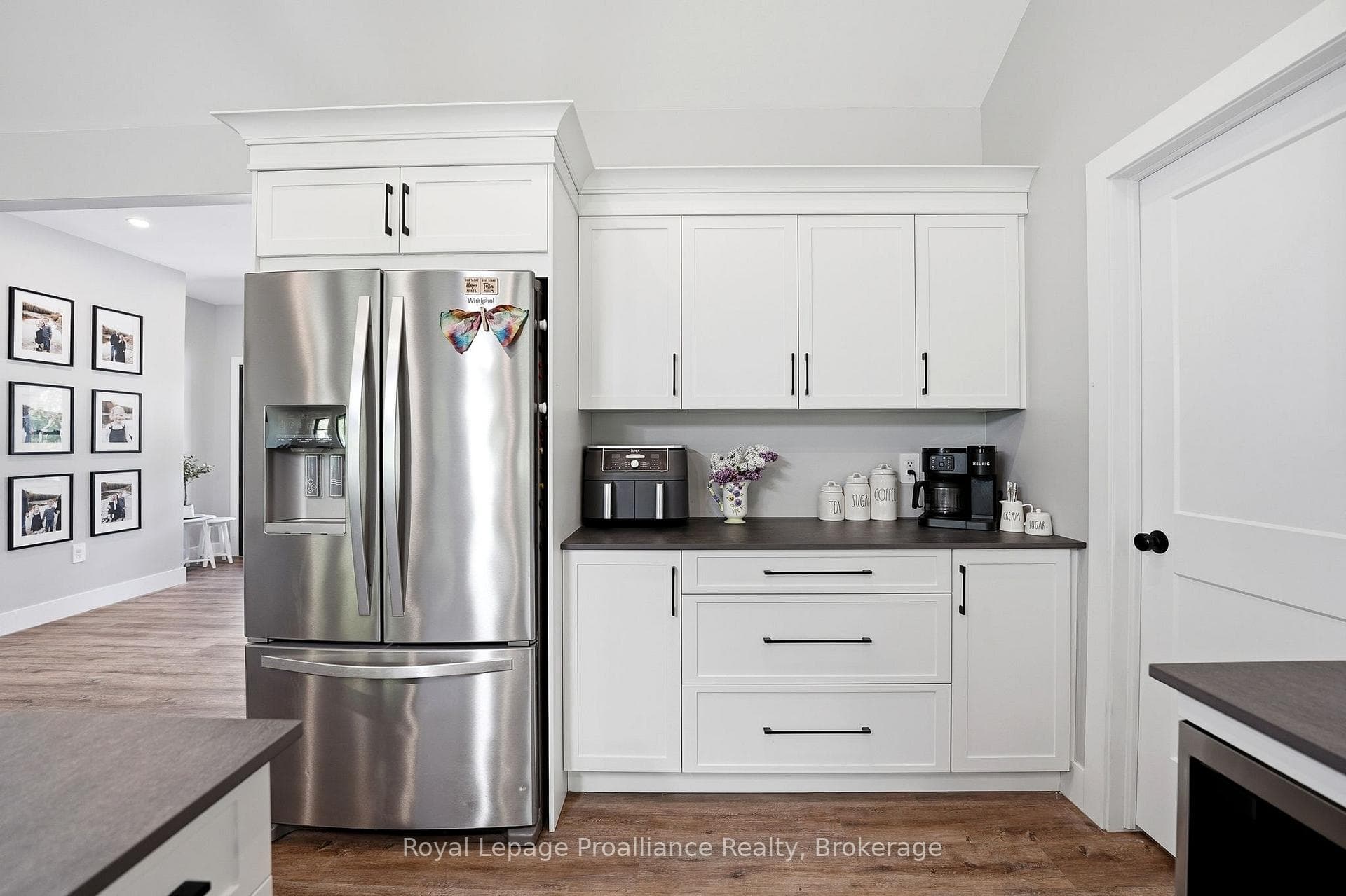 293 Douglas Road photo 14