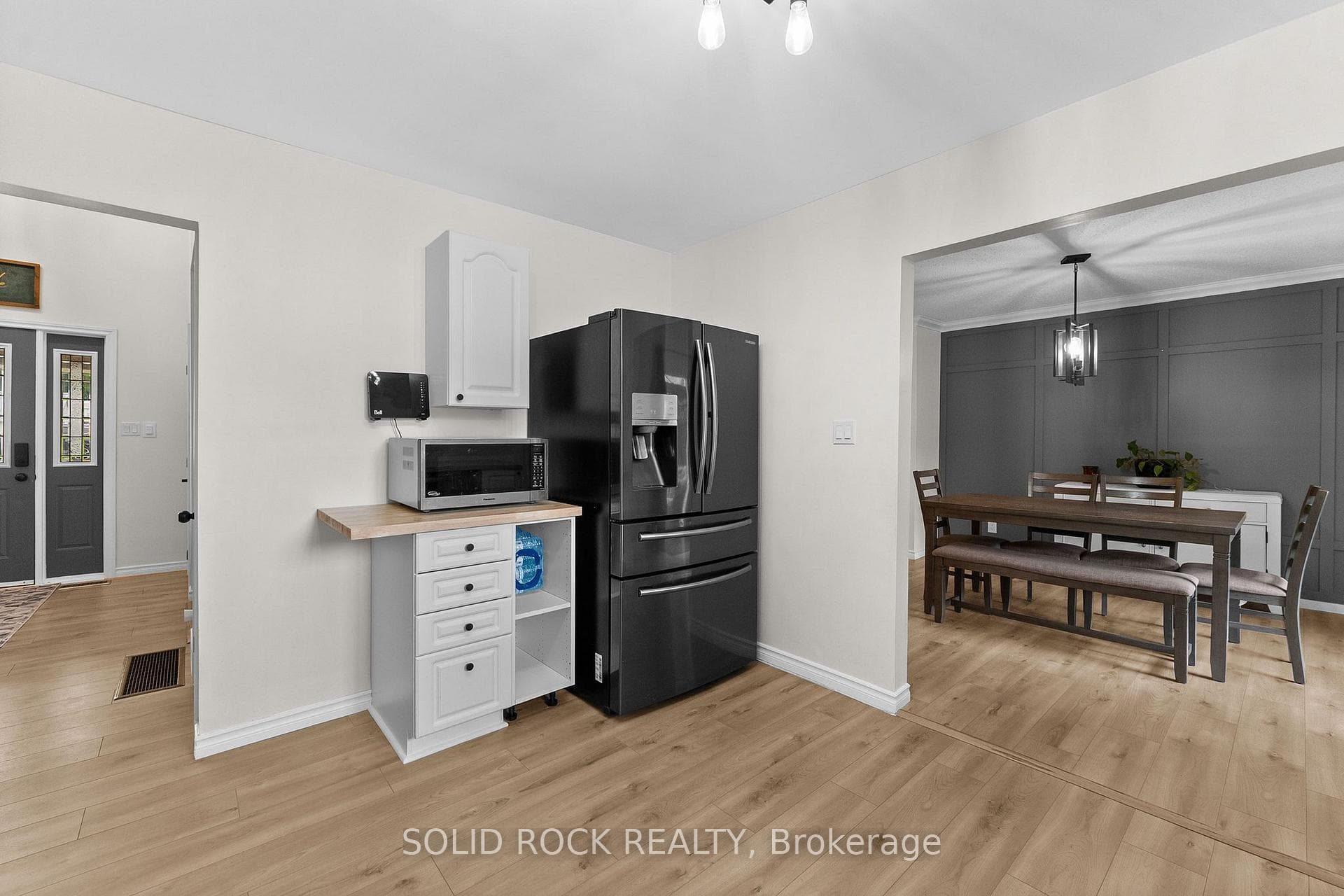 708 Mckenzie Avenue photo 20
