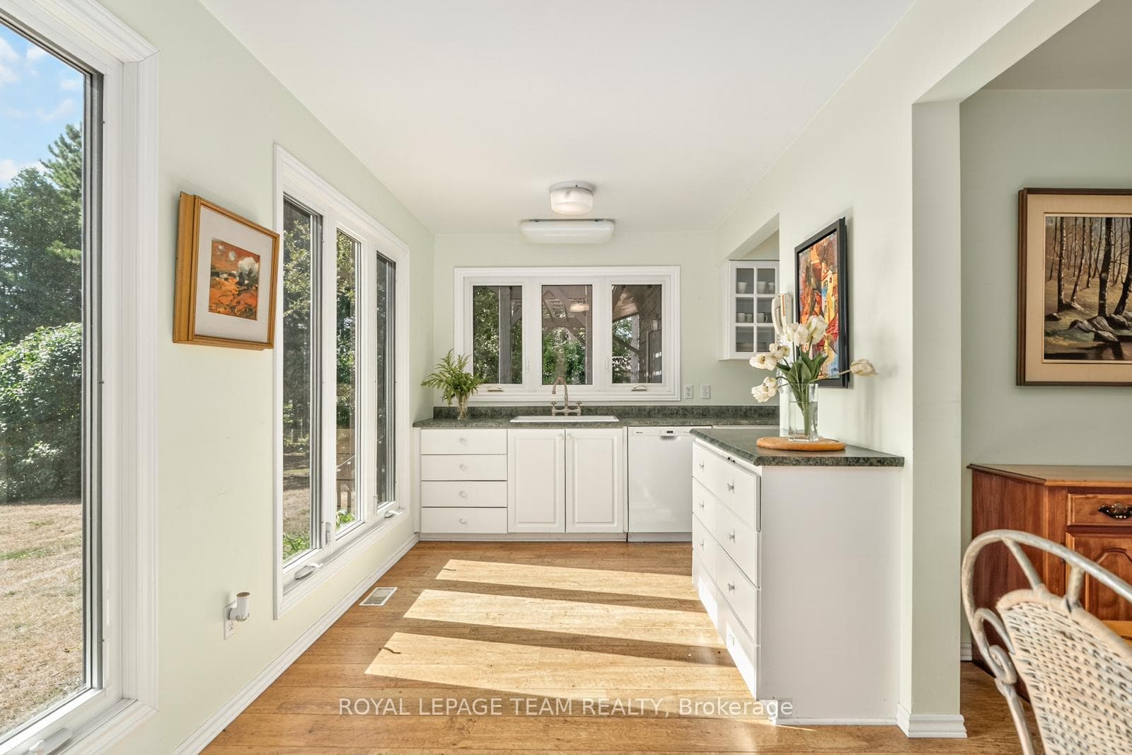 4 Rideau Lane photo 15