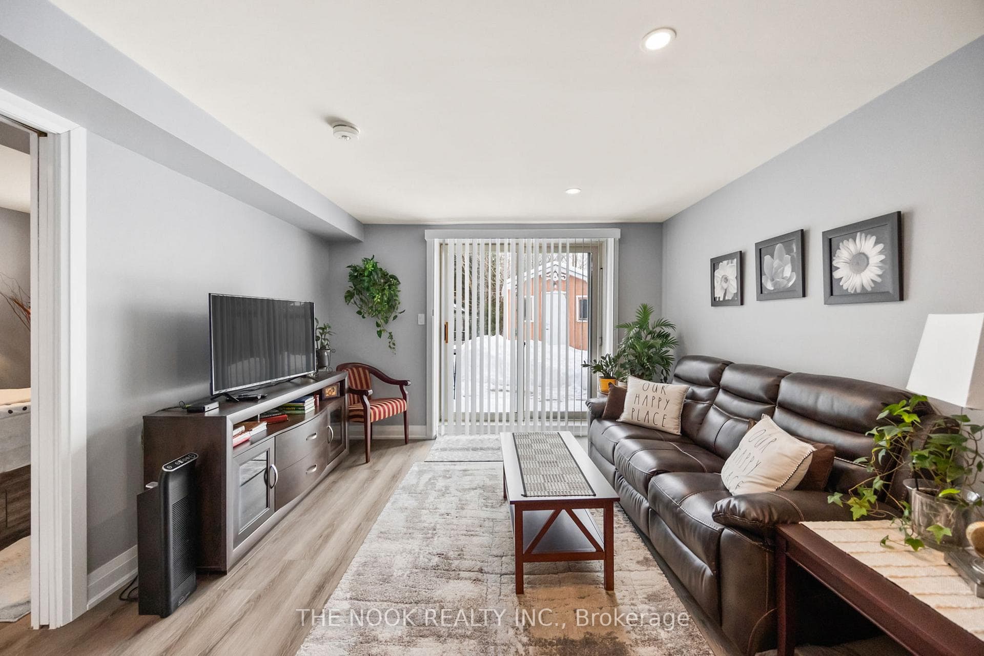 1246 Dartmoor Street photo 28