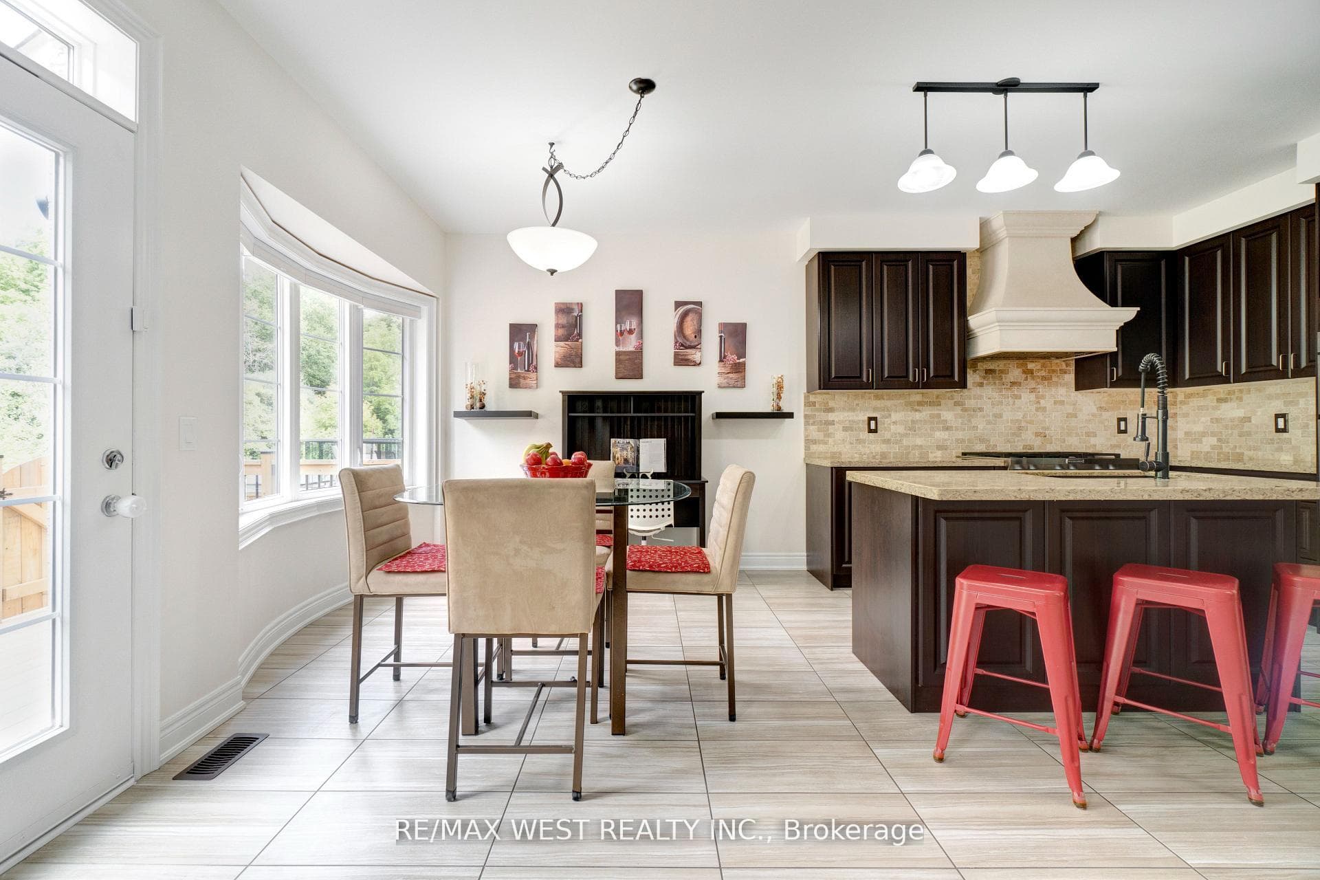 32 Brookwater Crescent photo 7