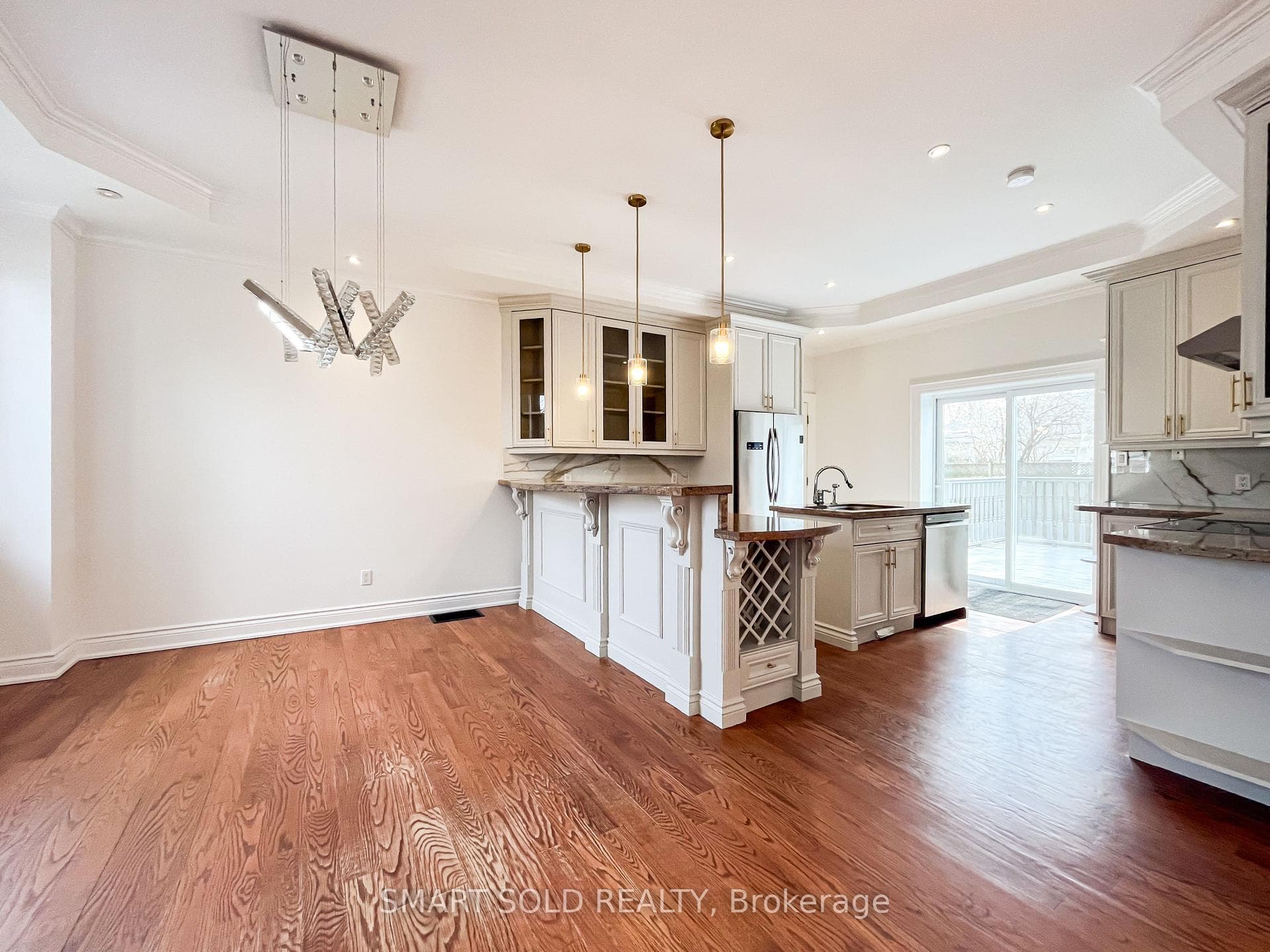 192 Waneta Drive photo 6