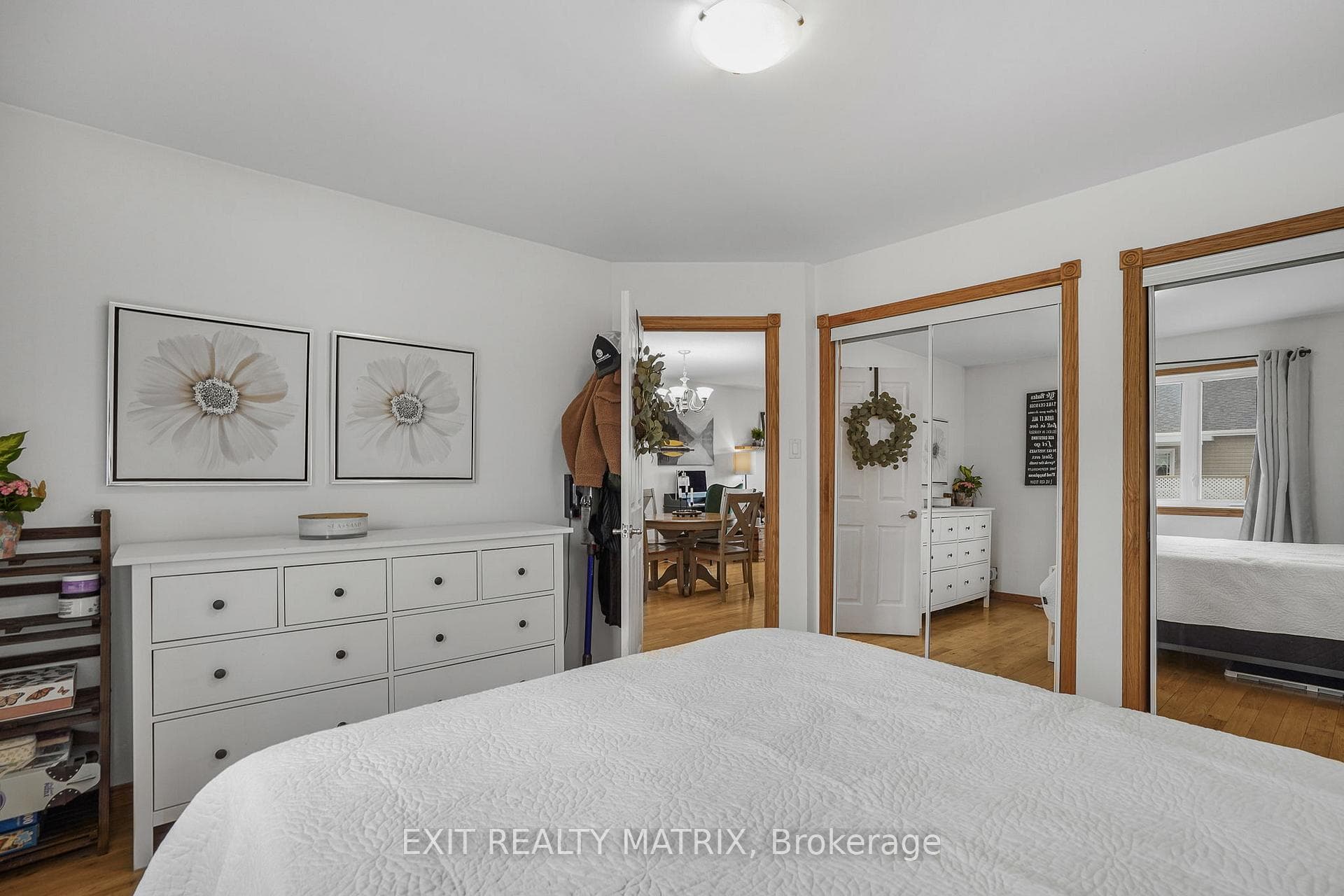 90 Richard Street photo 17