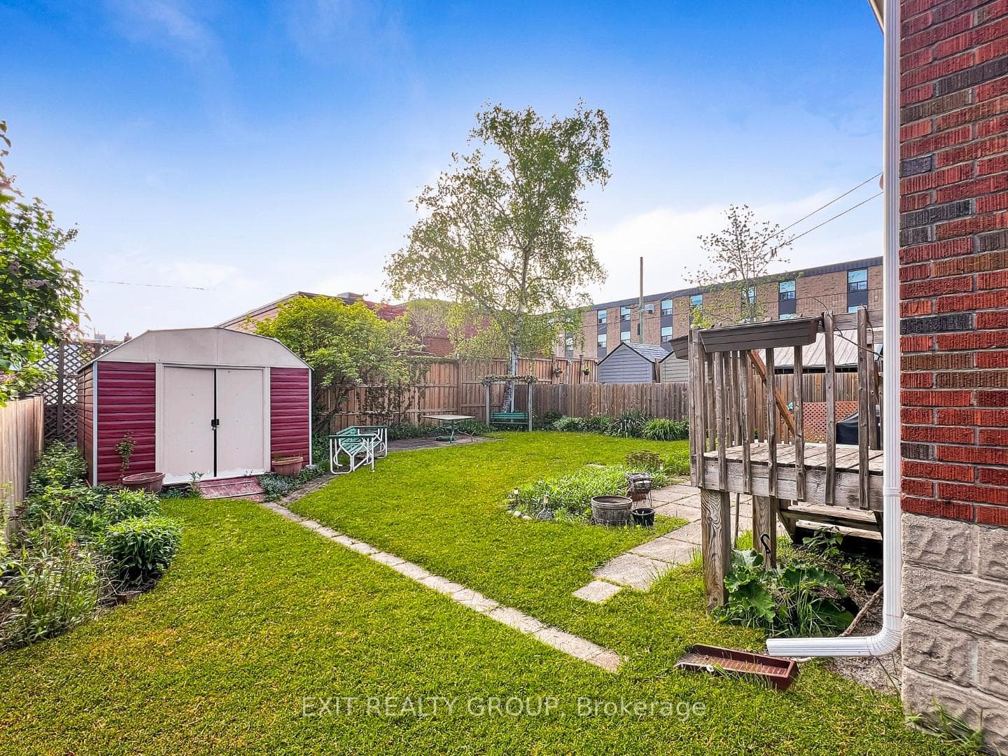 10 Carmen Avenue photo 4