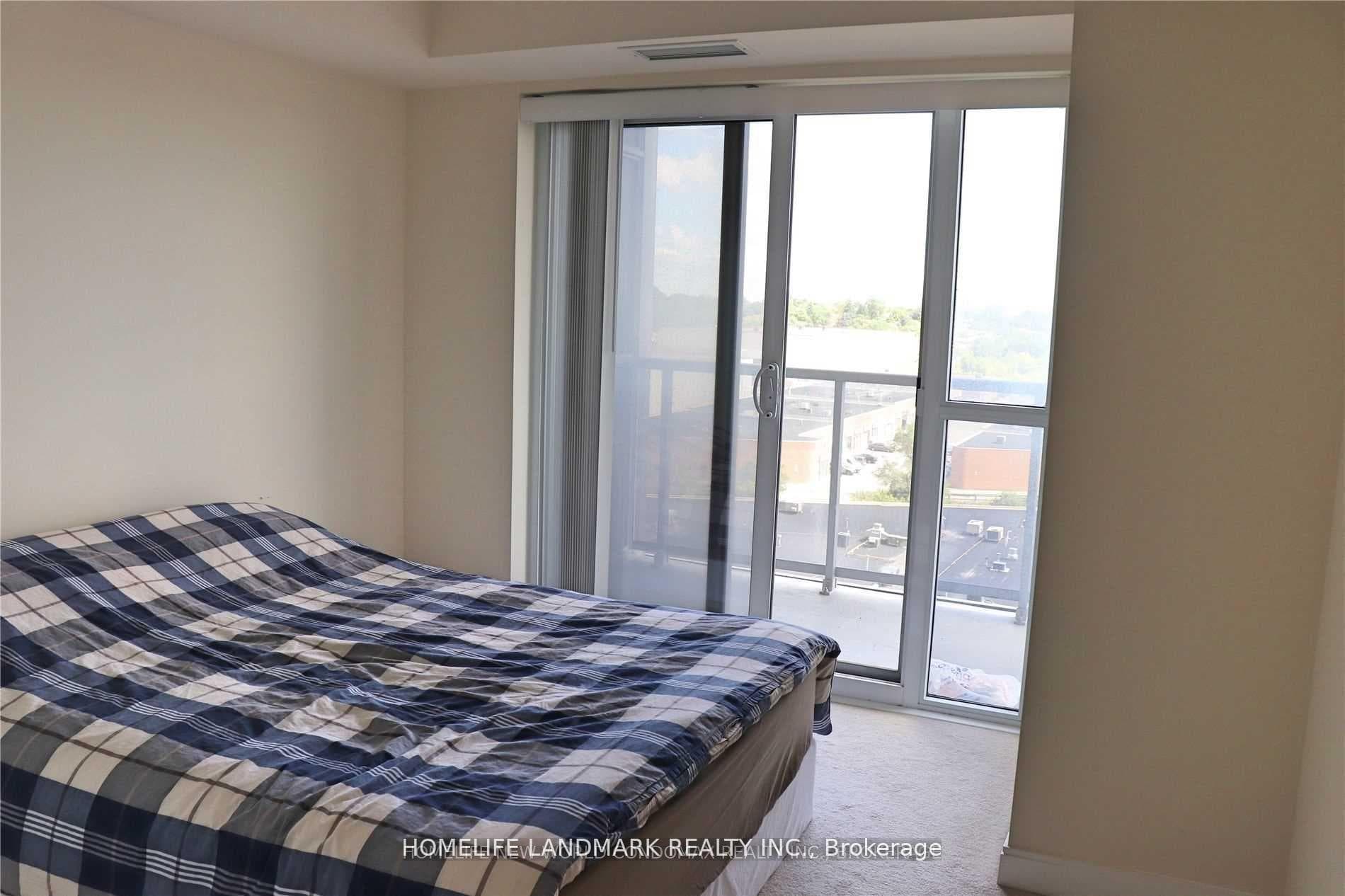 181 Village Green Square Unit 811 photo 5