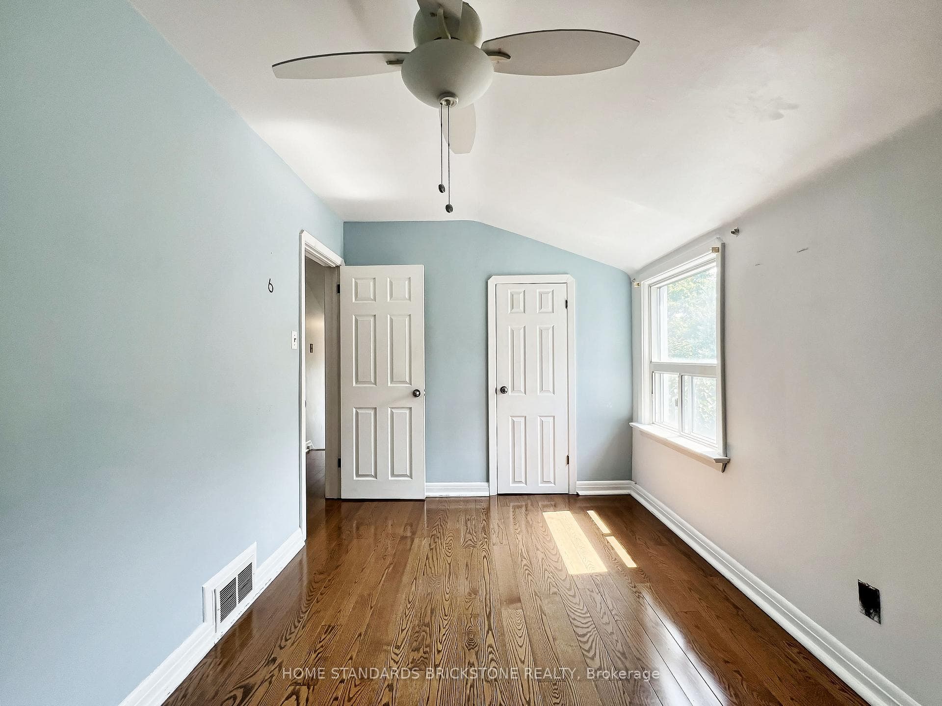 45 Madawaska Avenue photo 24