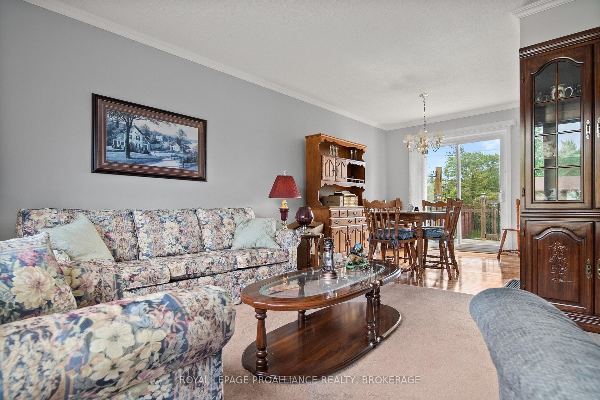954 Kenshaw Street photo 5