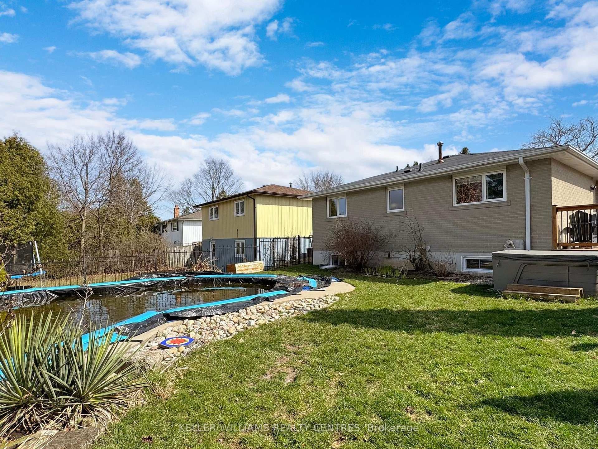 16 Devins Drive photo 33