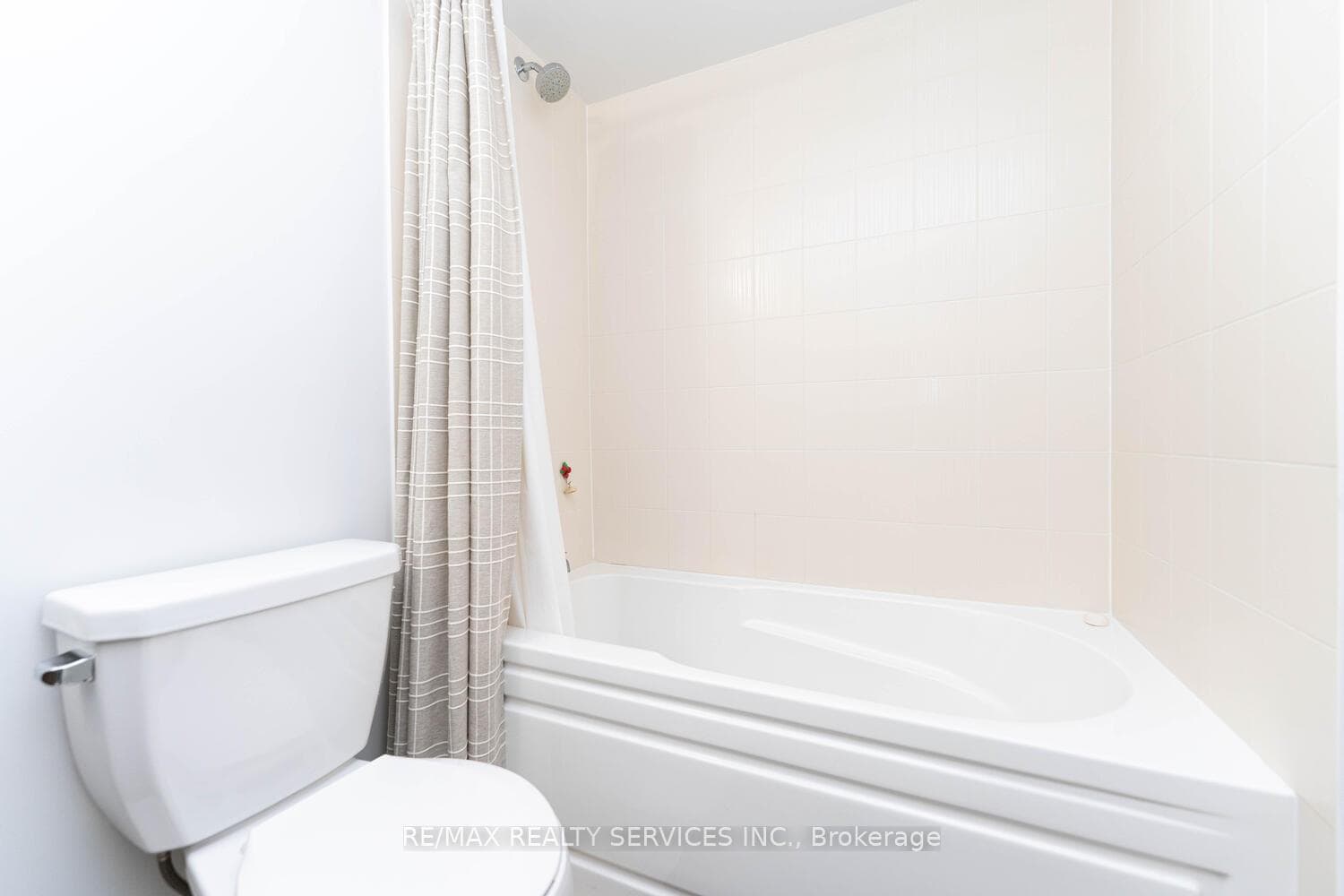30 Meadowglen Place Unit 2003 photo 14