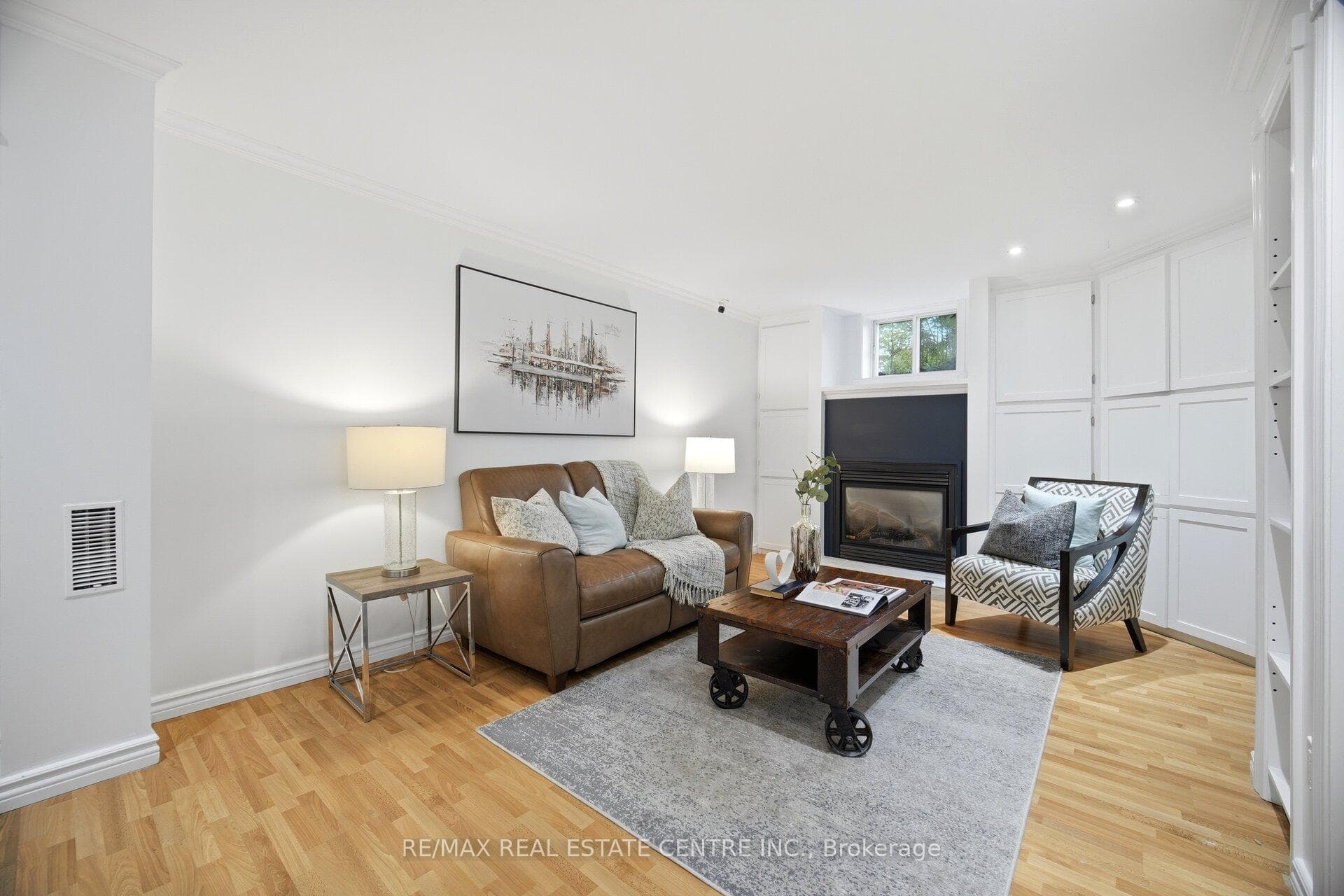 1376 Royal Drive photo 31