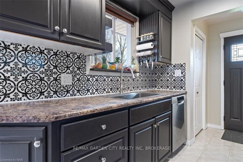 67 LOUIS Avenue photo 9