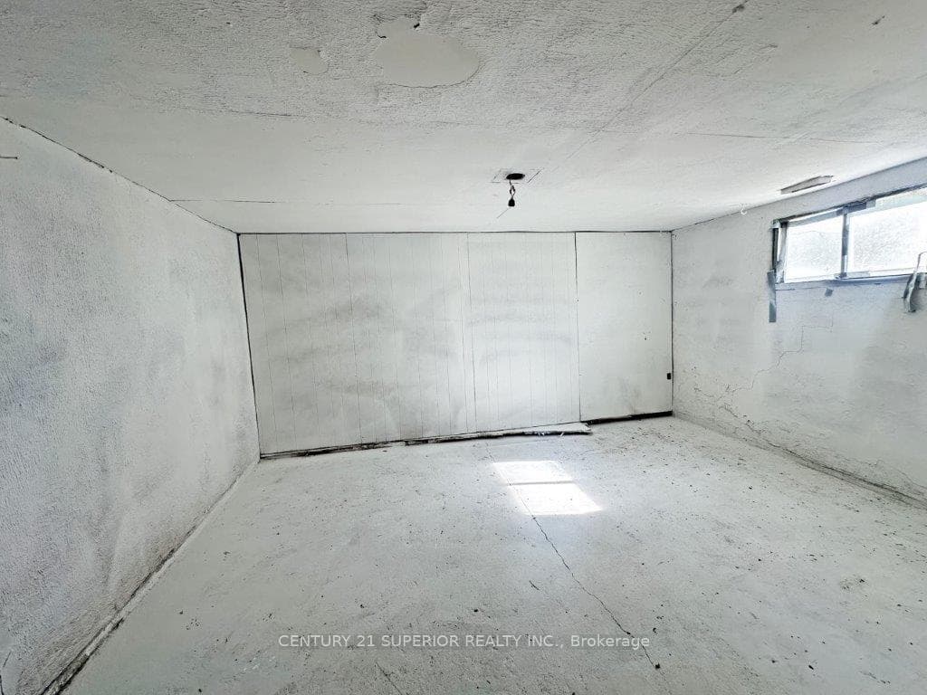 96 Front Street photo 36
