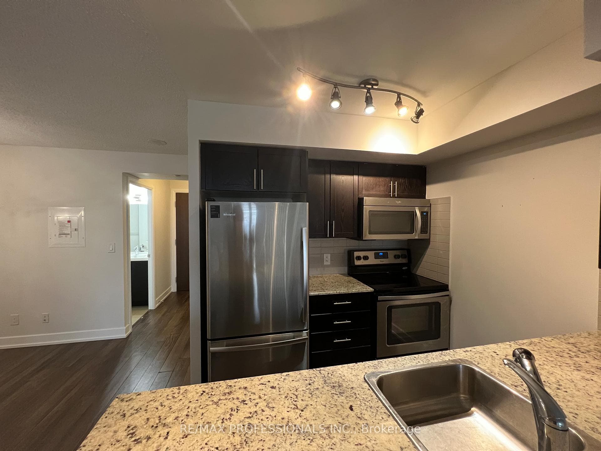 6 Eva Road Unit 904 photo 6