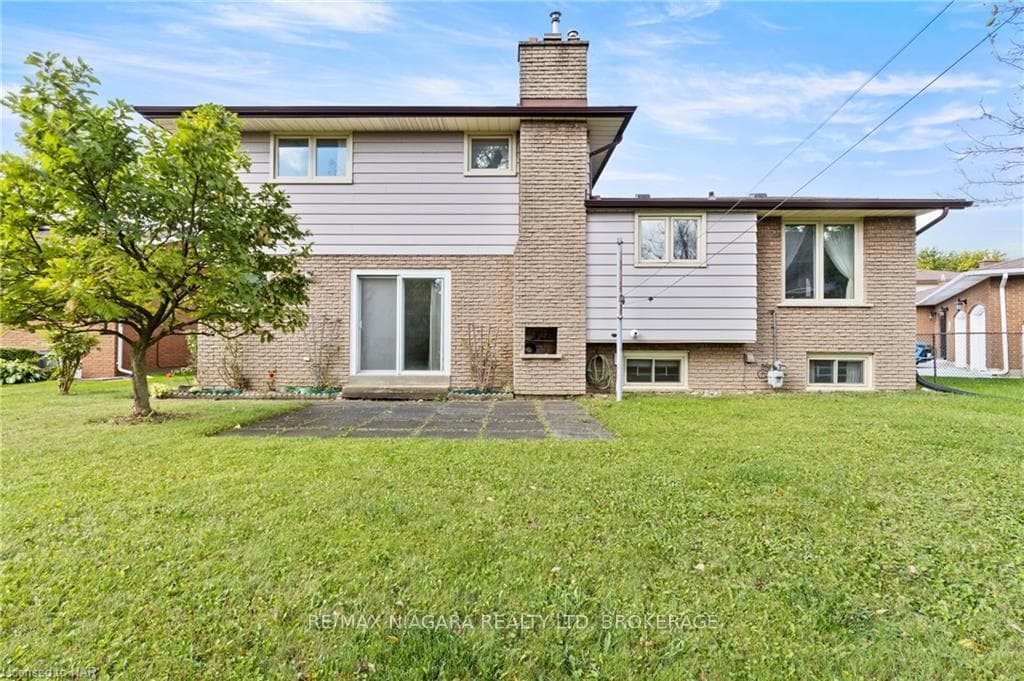 16 MAUREEN Avenue photo 25