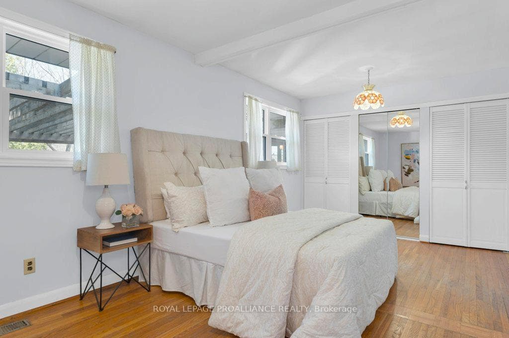 102 Sanford Street photo 23