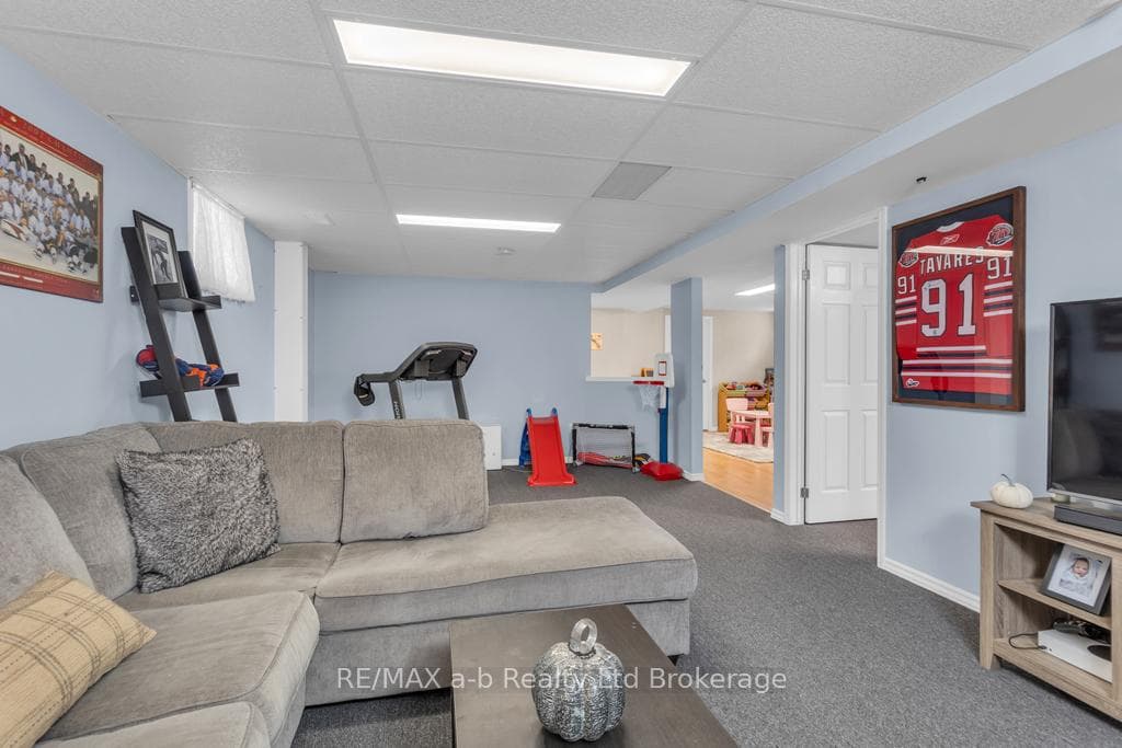 32 Magnolia Drive photo 17