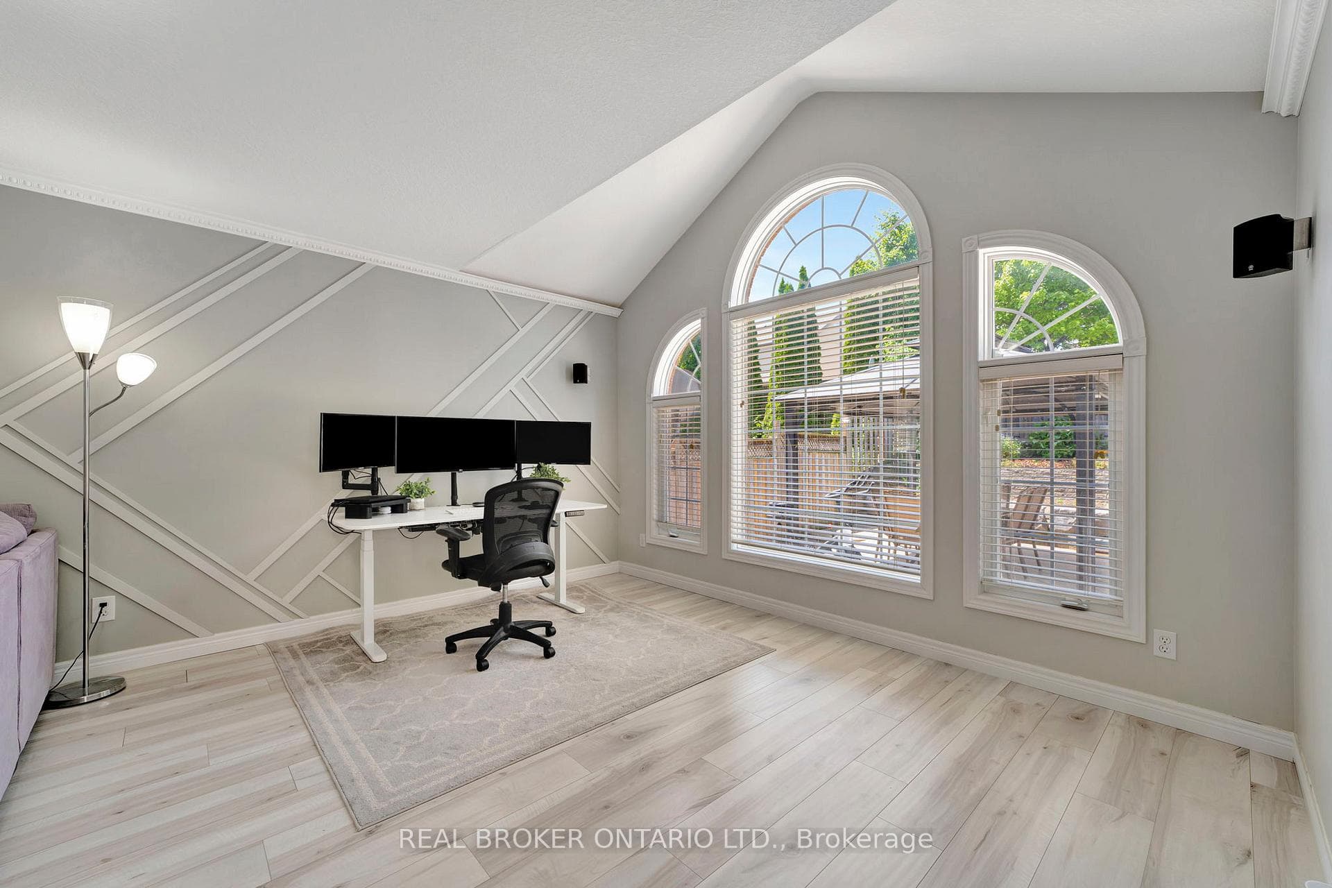 35 Dubrick Crescent photo 9