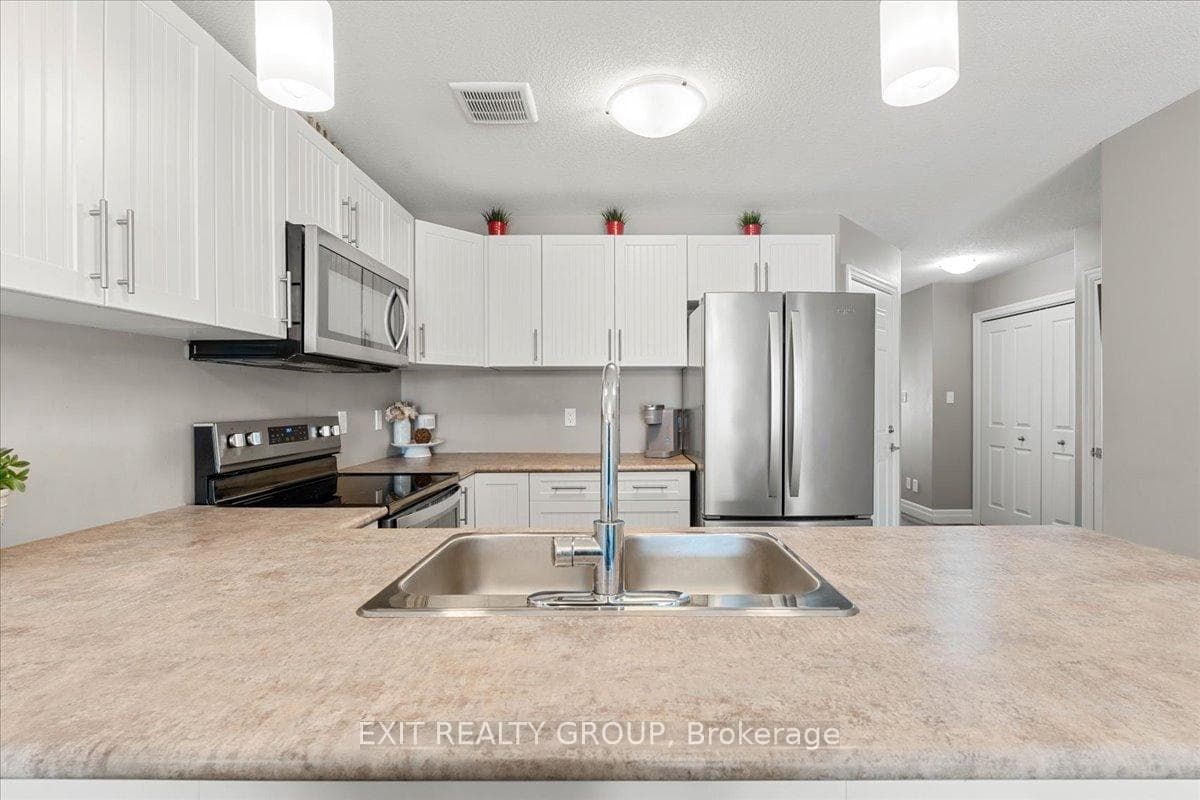 47 Liberty Crescent photo 14