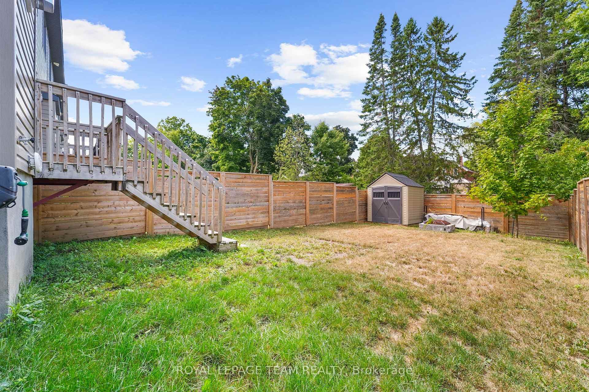 279 Munro Street photo 37